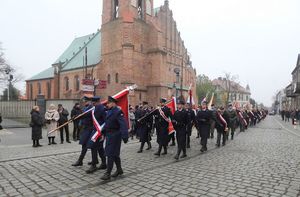 Obchody narodowego Święta Niepodległości na Placu marszałka Józefa Piłsudskiego w Sieradzu.