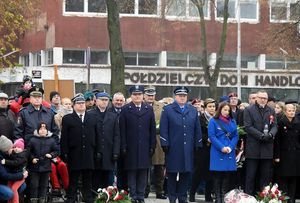 Obchody narodowego Święta Niepodległości na Placu marszałka Józefa Piłsudskiego w Sieradzu.