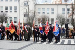 Obchody narodowego Święta Niepodległości na Placu marszałka Józefa Piłsudskiego w Sieradzu.