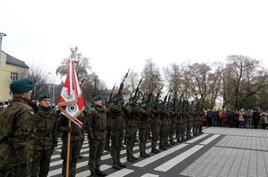 Obchody narodowego Święta Niepodległości na Placu marszałka Józefa Piłsudskiego w Sieradzu.