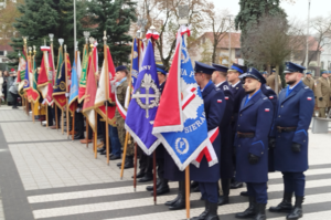 Obchody narodowego Święta Niepodległości na Placu marszałka Józefa Piłsudskiego w Sieradzu.