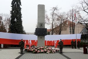 Obchody narodowego Święta Niepodległości na Placu marszałka Józefa Piłsudskiego w Sieradzu.