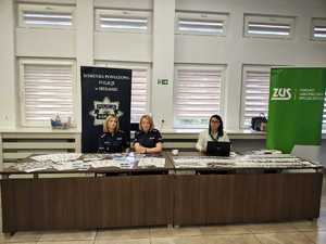 Spotkanie z seniorami  &quot;Zdrowy i bezpieczny senior&quot;  w sali konferencyjnej Starostwa powiatowego w Sieradzu.