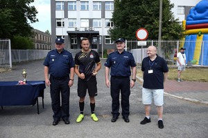 Wręczenie pucharów, medali, dyplomów przez komendantów drużynom biorącym udział w turnieju.