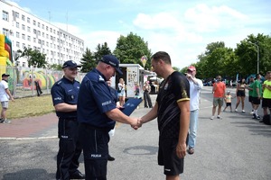 Wręczenie pucharów, medali, dyplomów przez komendantów drużynom biorącym udział w turnieju.