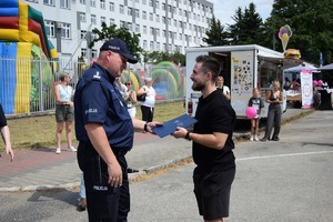 Wręczenie pucharów, medali, dyplomów przez komendantów drużynom biorącym udział w turnieju.