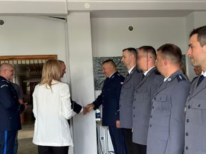 Uroczysta zbiorka z okazji obchodów Święta Policji w sieradzkiej komendzie.